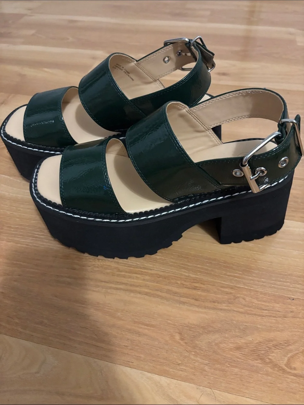 NWOT • Urban Outfitters • Granada Strappy Platform Sandals •